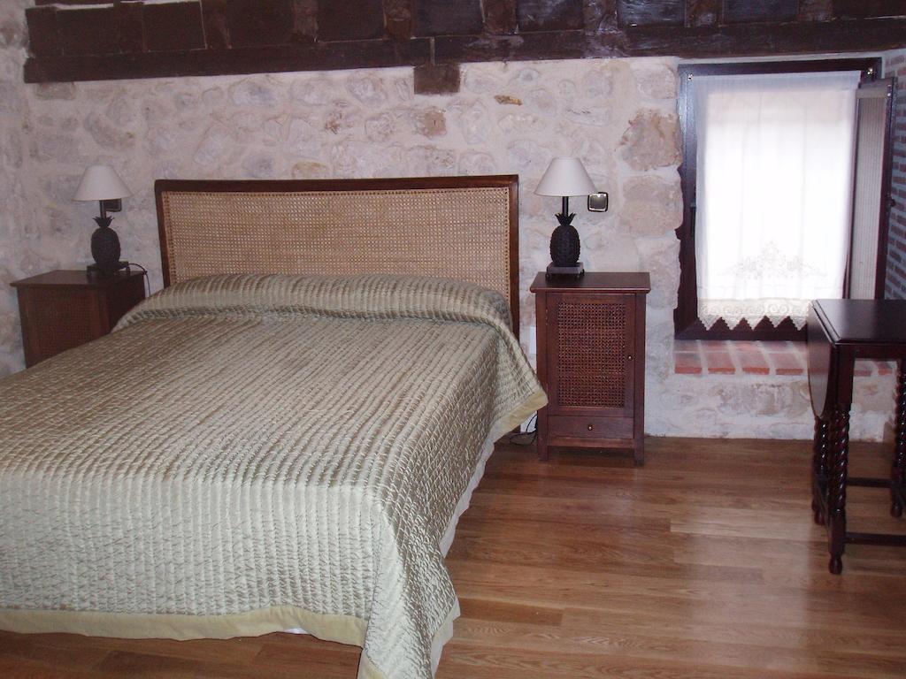 La Sinagoga Guest House Penaranda de Duero Room photo