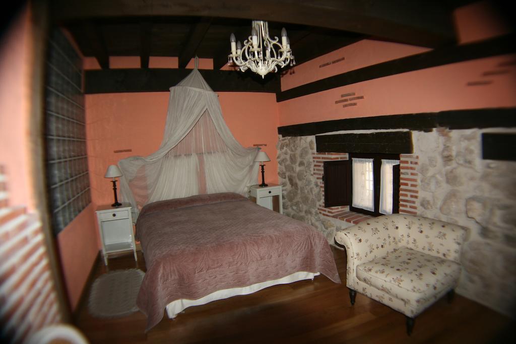 La Sinagoga Guest House Penaranda de Duero Room photo